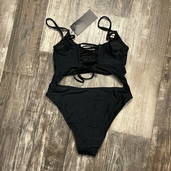 Women's Black One Piece Swimsuit Size Small - Picture 8 of 9